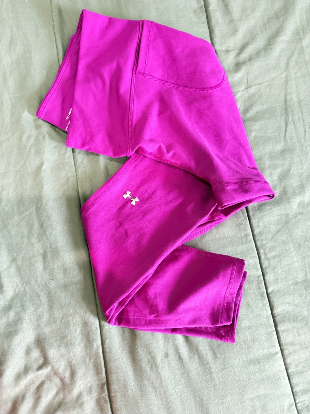 Under Armour women’s ' Magenta Athletic Leggings